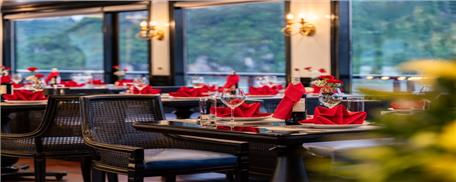 Du thuyền La Casta Regal Lan Hạ